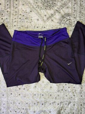 purple nike running capri leggings
